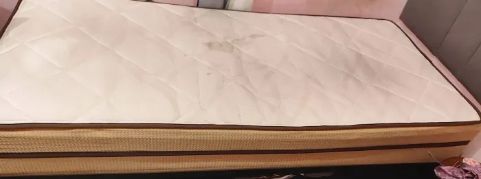 Colchão solteiro e cama baú 