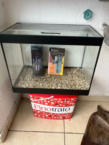 Aquário completo de 40 litros 
