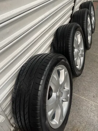 RODAS COROLA ARO 16 E PNEUS