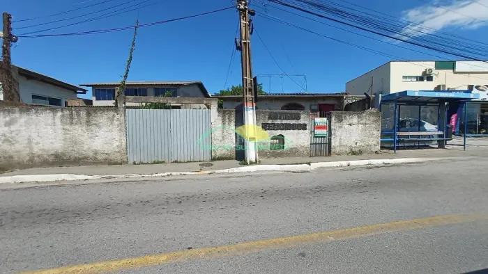Terreno de 370,10m² com Escritura Pública (comercial/residencial) e financiável na Rua do