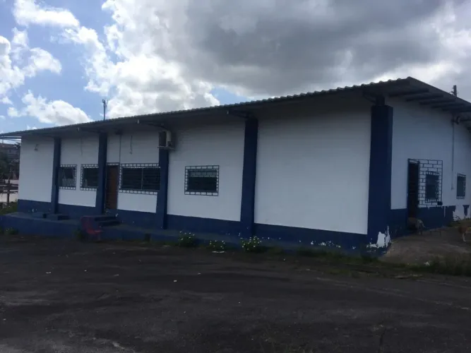 TERRENO COM PONTO COMERCIAL NA COMPENSA