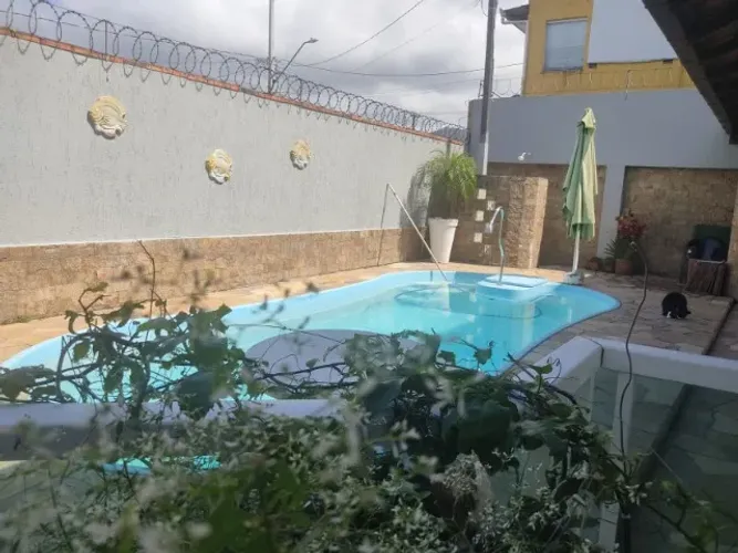 Casa Centro Matinhos 4 Quartos e Piscina