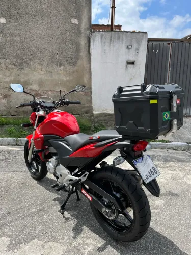 CB 300 R muito nova aceito troca