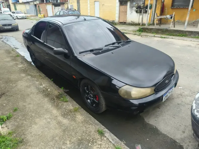 Ford Mondeo CLX 2.0i 4P MEC 1997