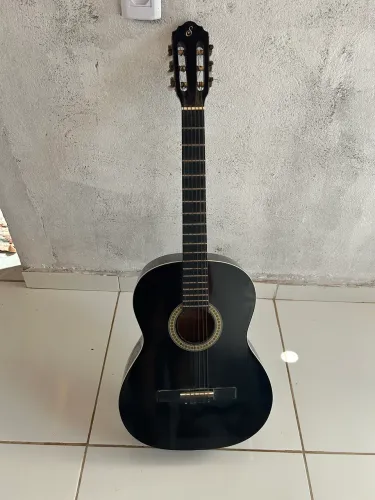 Violão preto