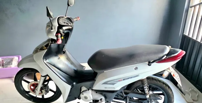 Vendo moto biz 