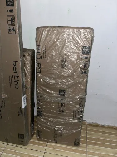 Armário de cozinha na caixa