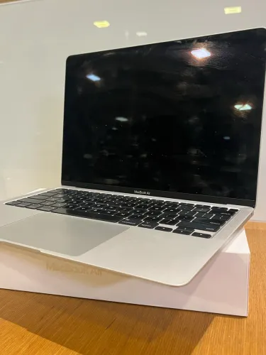 MacBook Air M1 256GB