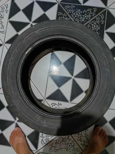Pneu Aro 15 meia vida