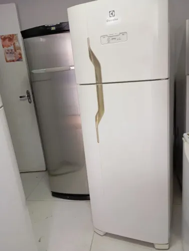 GELADEIRA ELETROLUX FROST FREE (sou de São Mateus zl)