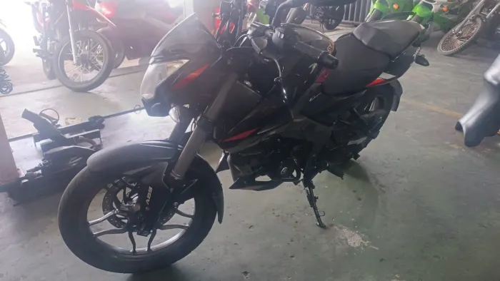 Moto BAJAJ DOMINAR 160 ÚNICO DONO