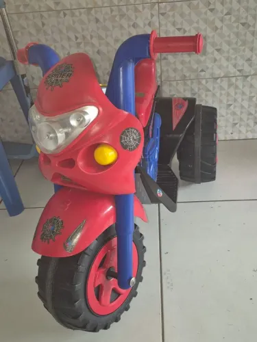Moto infantil elétrica 