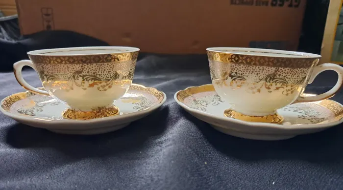 Antigo Par de Xícaras Café Bodas de Ouro Porcelana Real 1967 - Relíquia