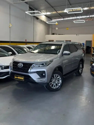 Toyota Hilux SW4 SRV 4X2 2.7 Flex 16V Aut. 2021