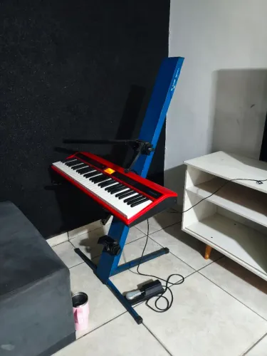 Teclado Roland Go Keys + pedal