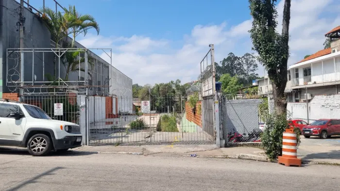 Terreno comercial para venda em Cercado Grande, 975m²