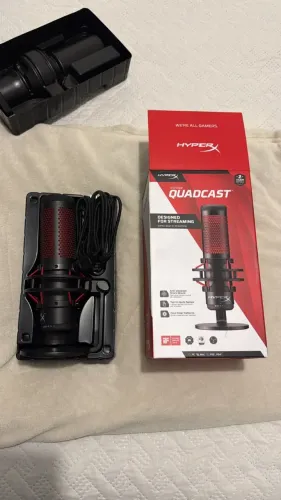 Microfone Quadcast Hyper