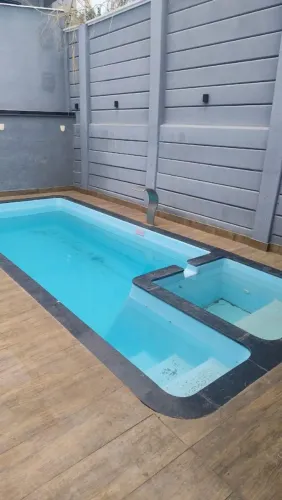Casa Linda e Pronta, c/ Piscina, Hidro e Área de Lazer.