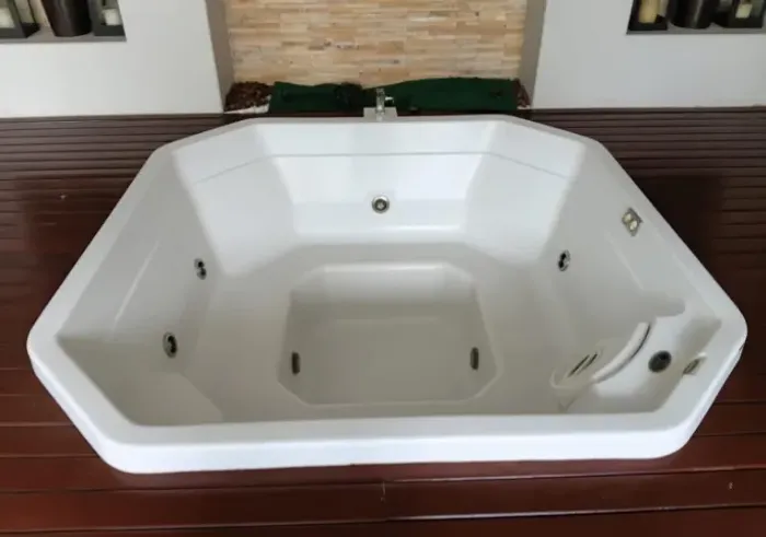 Banheira de hidromassagem