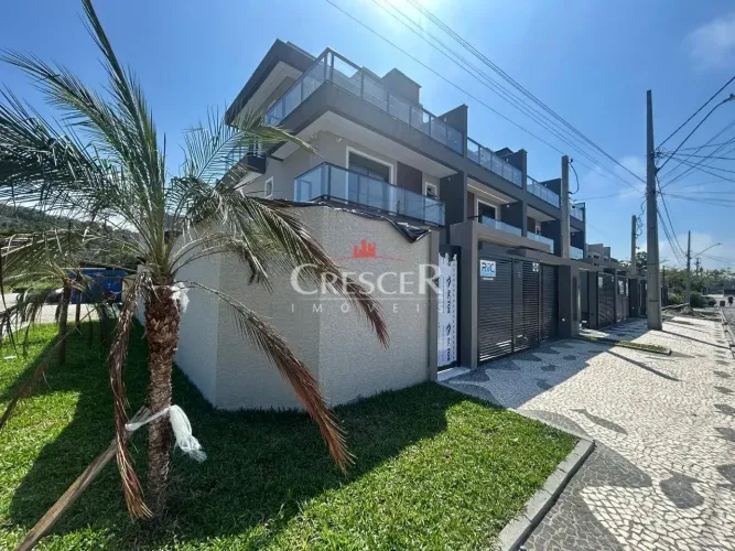Sobrados triplex com 4 quartos para venda em Caiobá - Matinhos