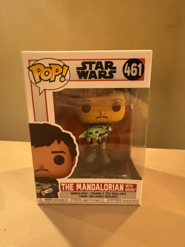 funko pop the mandalorian with grogu 461