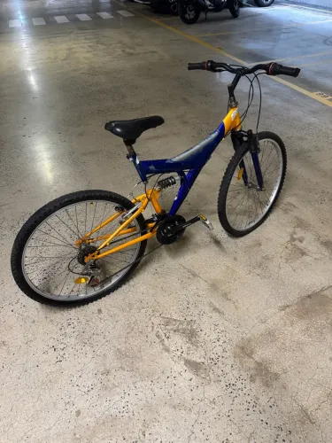 Bicicleta Marca SUZUKA com amortecedor 