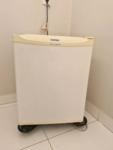 Frigobar consul 80L 