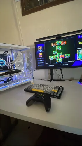 PC GAMER/ RTX 4070 hero / RYZEN 5 7600X