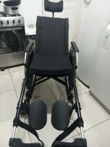 !!! Cadeira de rodas nova !!!