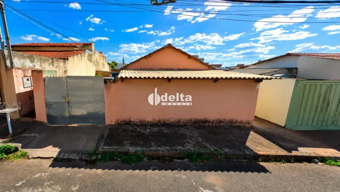 Terreno disponível para venda no bairro Santa Mônica em Uberlândia MG