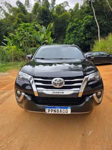 Toyota Hilux SW4 SRX 4X4 2.8 TDI 16V Dies. Aut. 2016