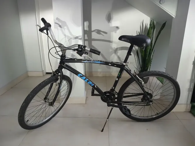 Bicicleta aro 26, em alumínio, masculino, preta, revisada, em ótimo estado.