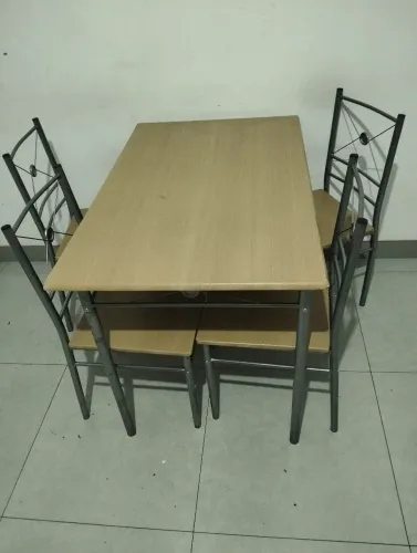 Mesa 4 cadeiras
