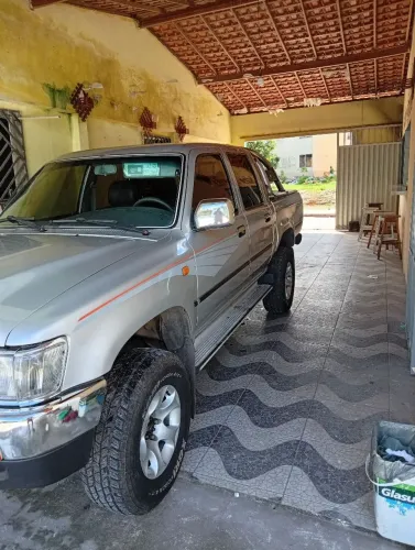 Toyota Hilux CD SR 4X4 3.0 8V 90cv Diesel 2004