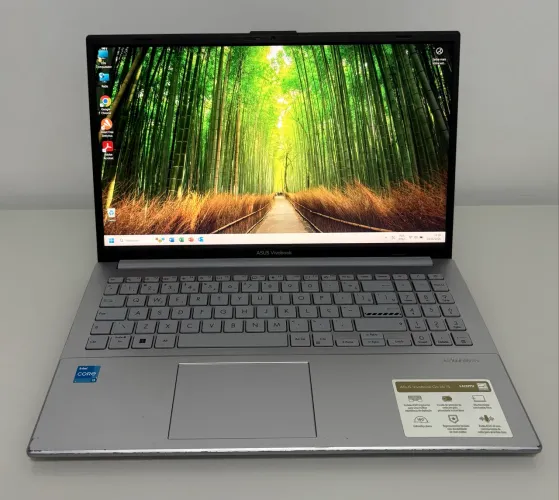 Notebook ASUS Core i3 12 Geração 04GB SSD 256GB!