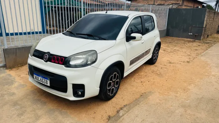 Fiat Uno Sporting Dualogic 1.4 EVO Flex 8V 4P 2016
