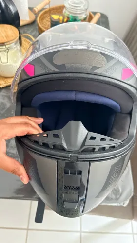 Capacete pouco usado