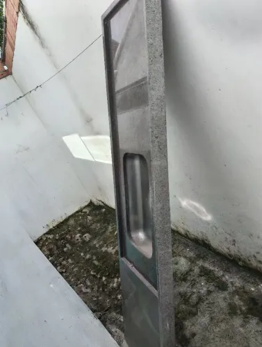 Pia de granito de 2 metros por 57 cm