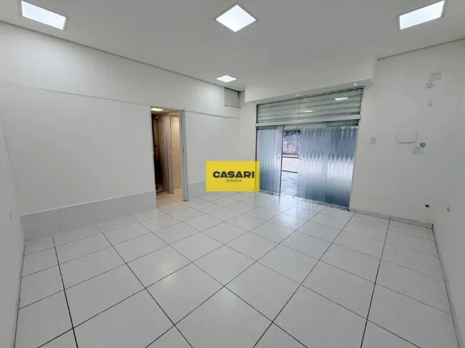Salão Comercial Reformado 70m² com Mezanino em Frente à Coop  Baeta Neves | SBC
