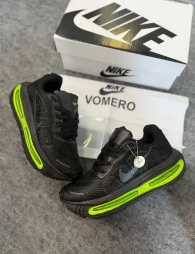 NIKE VOMERO BLACK