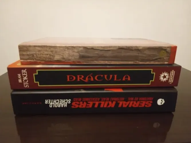 Livro - Drácula + O Demonologista + Serial Killers