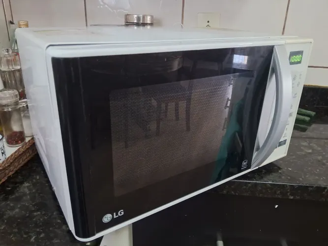 MICROONDAS LG 25 L EASY CLEAN ENTREGA INCLUÍDA 