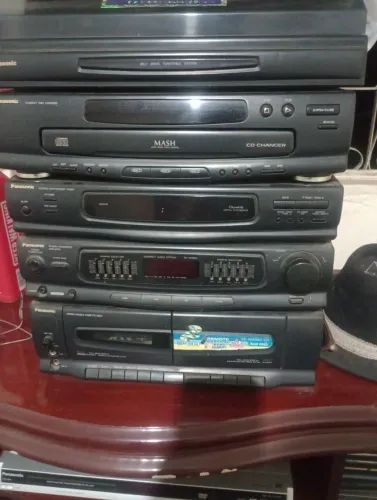 Vendo som 4 em 1 semi novo.Gradiente