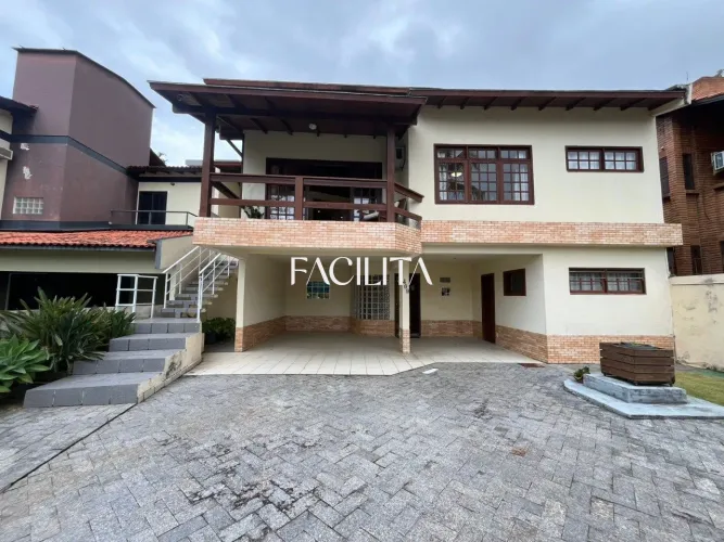 Casa com 5 quartos no bairro João Paulo, Florianópolis.