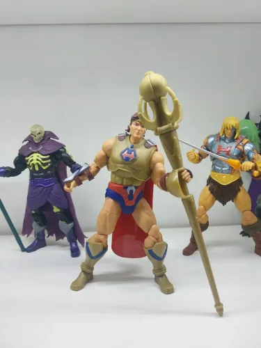 Figura Hero Masterverse Revelation