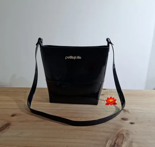Bolsa Preta Verniz Petite Jolie