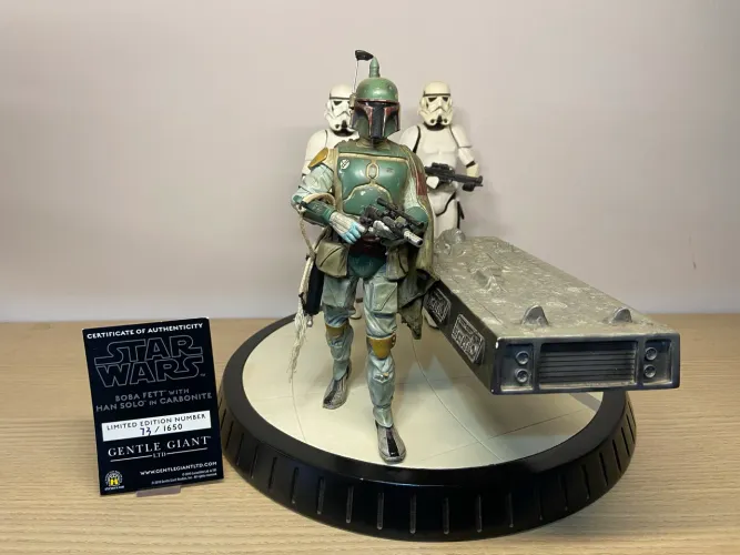 Gentle Giant - Star Wars - Boba Fett with Han Solo in Carbonite (raro - ano 2010)