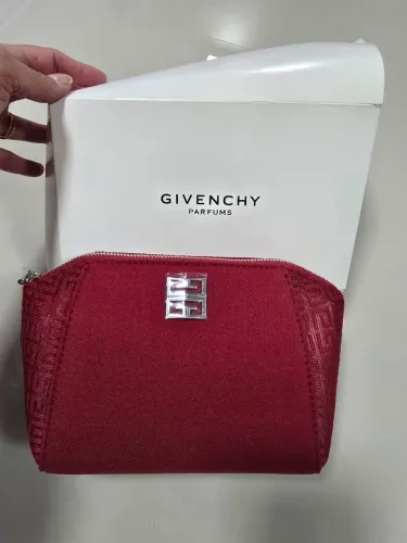 Necessarie Givenchy vermelha nova