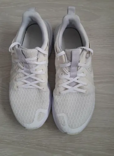 Tênis  Nike Legend React 38