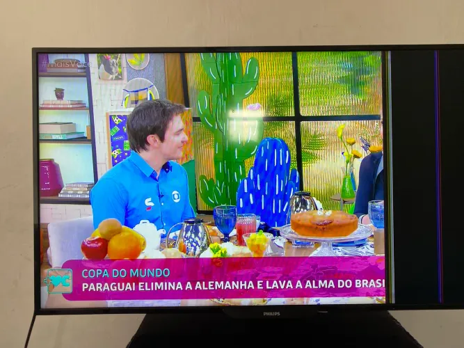 Tv com defeito. 
